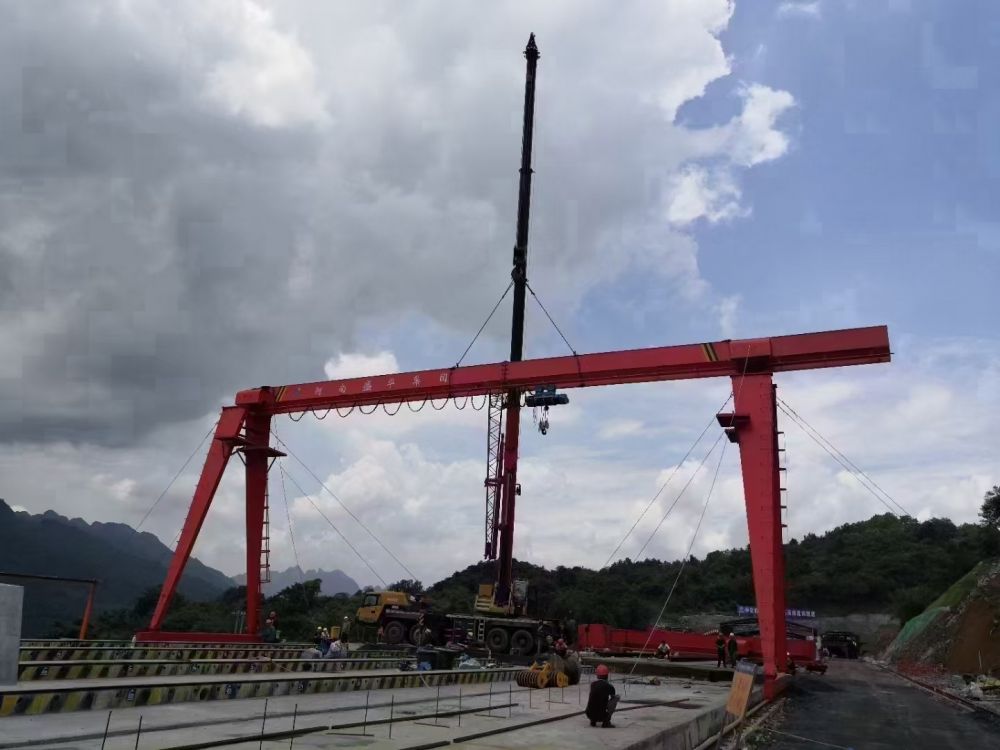 電動門式起重機、龍門吊廠家生產(chǎn)制造、安裝維修維保服務