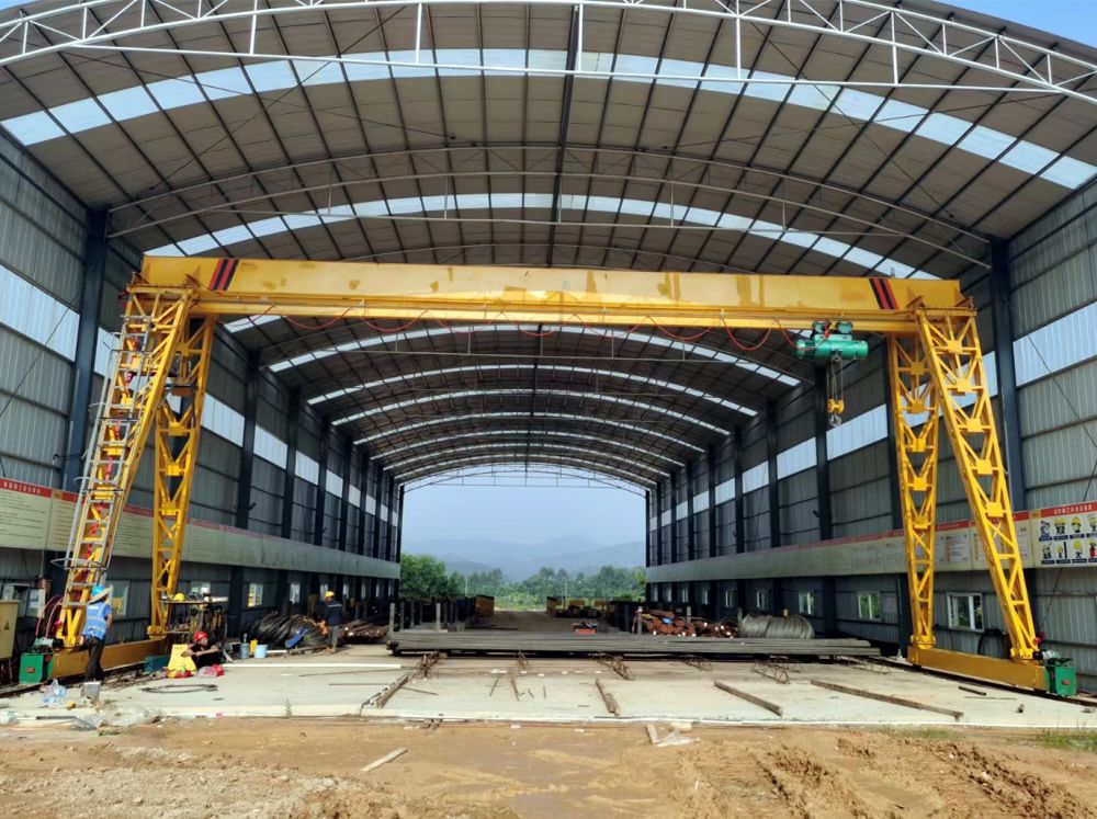 安陽龍門吊廠家、電動(dòng)單梁門式起重機(jī)型號(hào)、參數(shù)及安裝維修價(jià)格