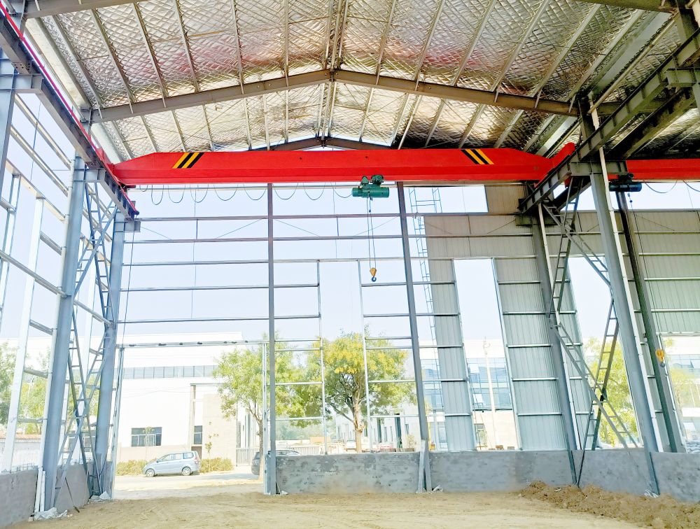 LDA型電動單梁起重機、起重機廠家品牌、場地貨源、型號參數(shù)價格