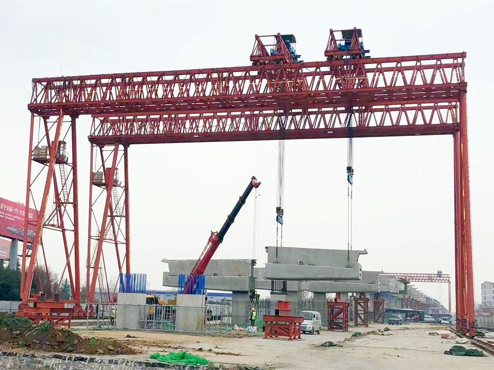 出渣機(jī)門式起重機(jī)、提梁機(jī)、架橋龍門吊廠家銷售、安裝維修