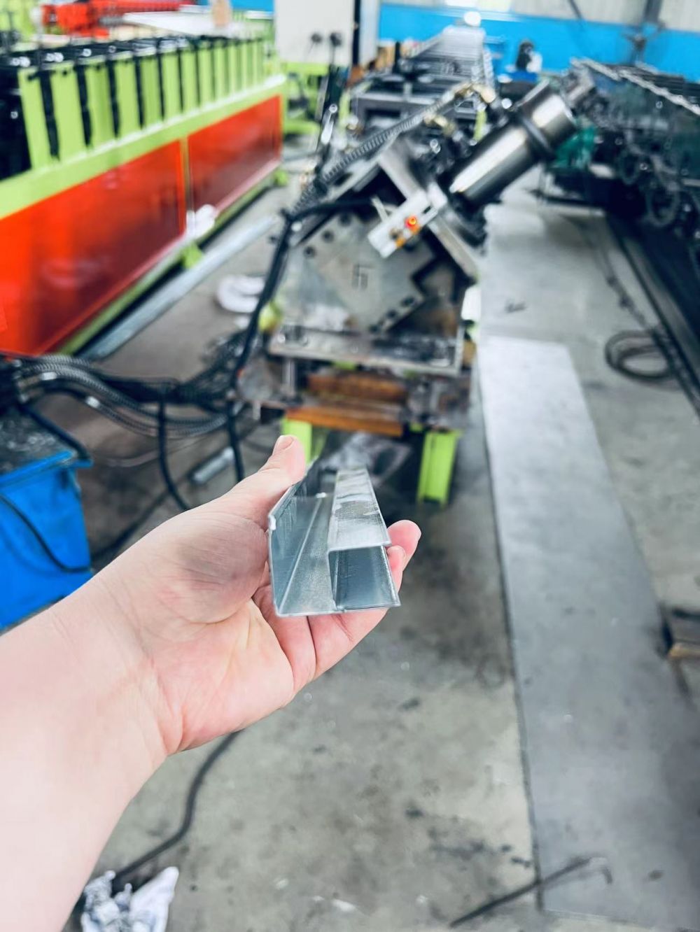 金碩 斤字插條成型機(jī) 彩鋼成型設(shè)備 全自動(dòng)壓瓦機(jī)