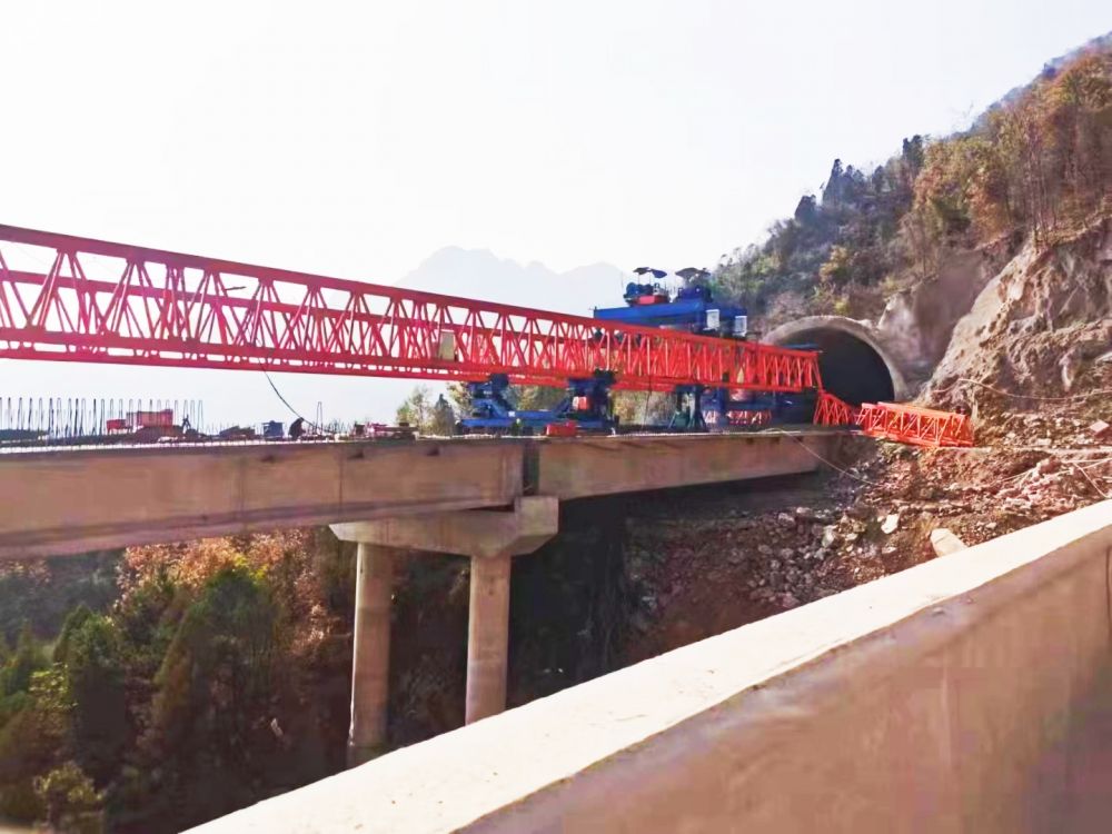 架橋機(jī)生產(chǎn)廠家、架橋機(jī)租賃回收、架橋機(jī)安裝維修