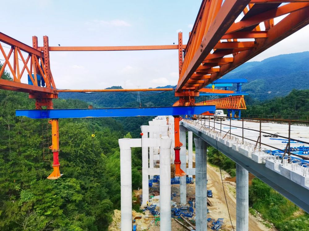 架橋機(jī)生產(chǎn)制造、安裝維修、移裝搬遷、出租租賃、二手回收服務(wù)